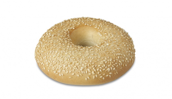 Bagel aus Weizenmehl und Roggen hergestellt. Er zeichnet sich durch seine unverwechselbare Form mit einem Loch in der Mitte aus. Mit Sesamkernen bestreut, bereits vorgebacken. Ein exquisiter Genuss!