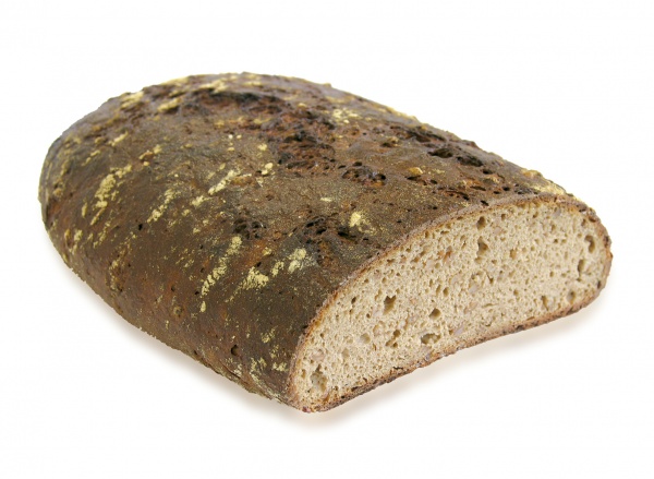 Aromatisches, bekömmliches und herzhaftes Roggenmischbrot mit ganzen Dinkelkörnchen. Hergestellt mit 3- Stufen- Natursauerteig.